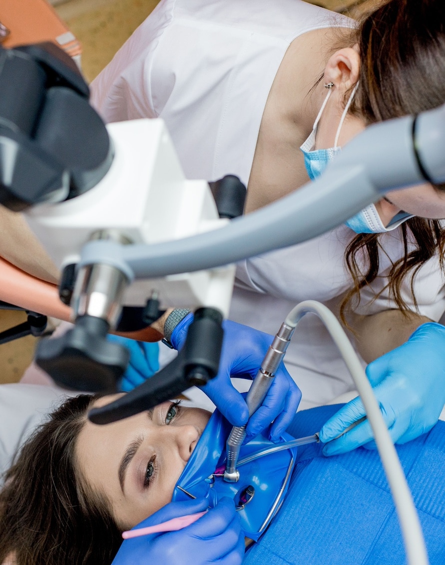 The Dentist Dental Cleaning Treatment